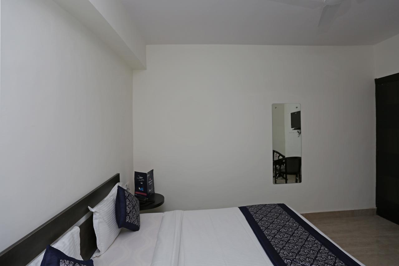 Airport Hotel Green Heights Neu-Delhi Exterior foto